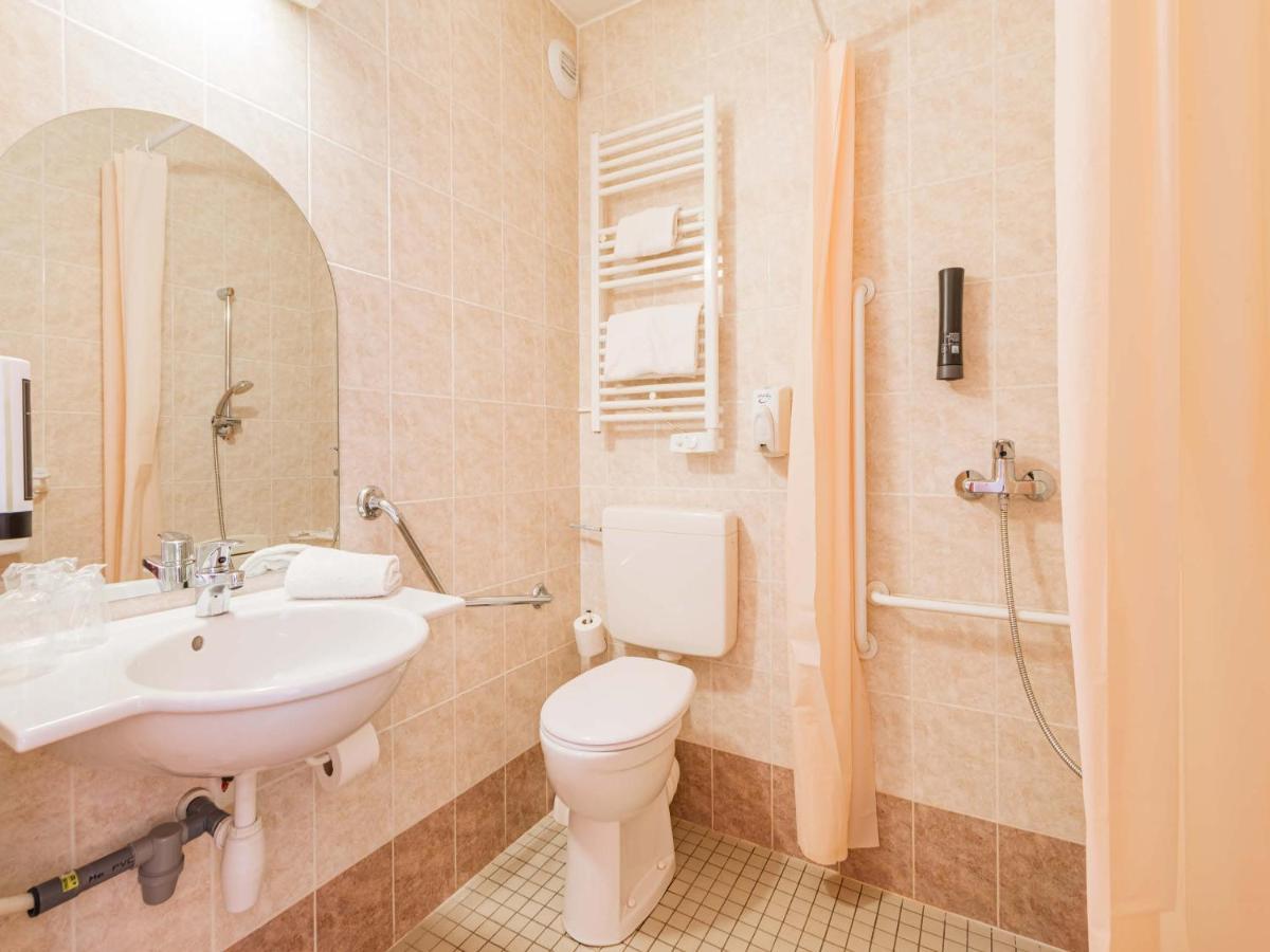 B&B Hotel Strasbourg Aeroport Holtzheim Eksteriør billede