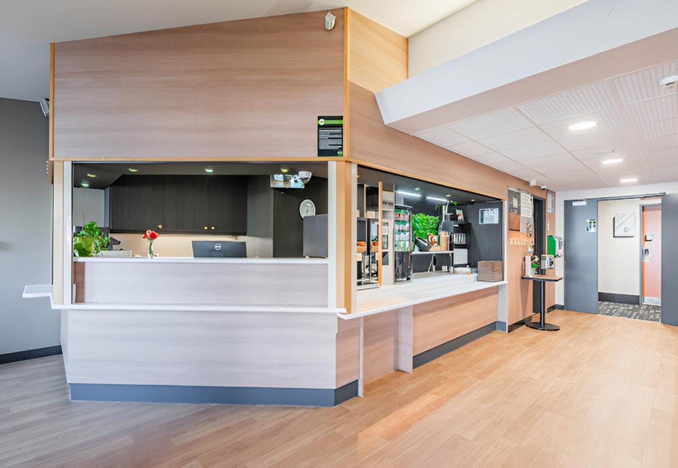 B&B Hotel Strasbourg Aeroport Holtzheim Eksteriør billede