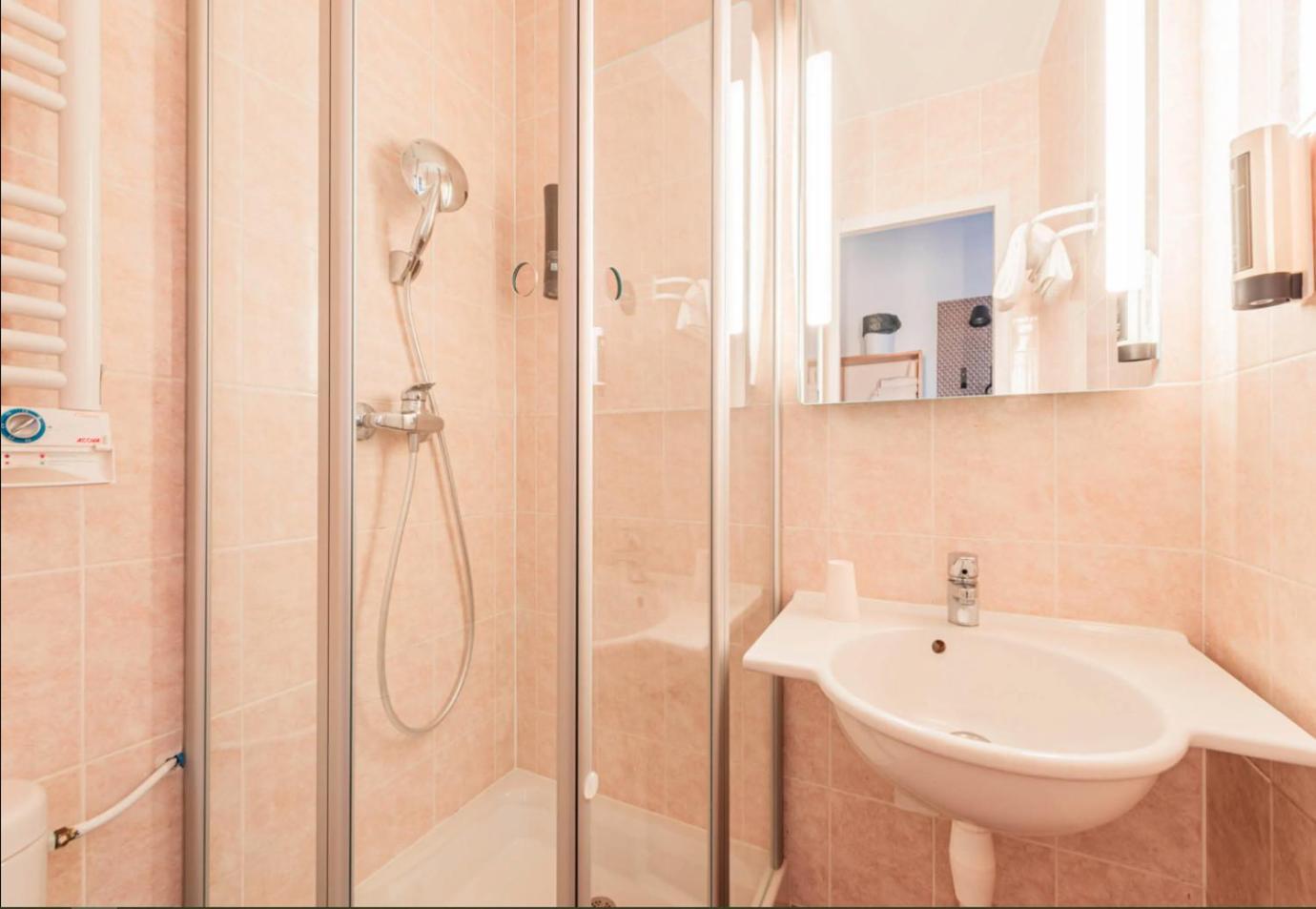 B&B Hotel Strasbourg Aeroport Holtzheim Eksteriør billede