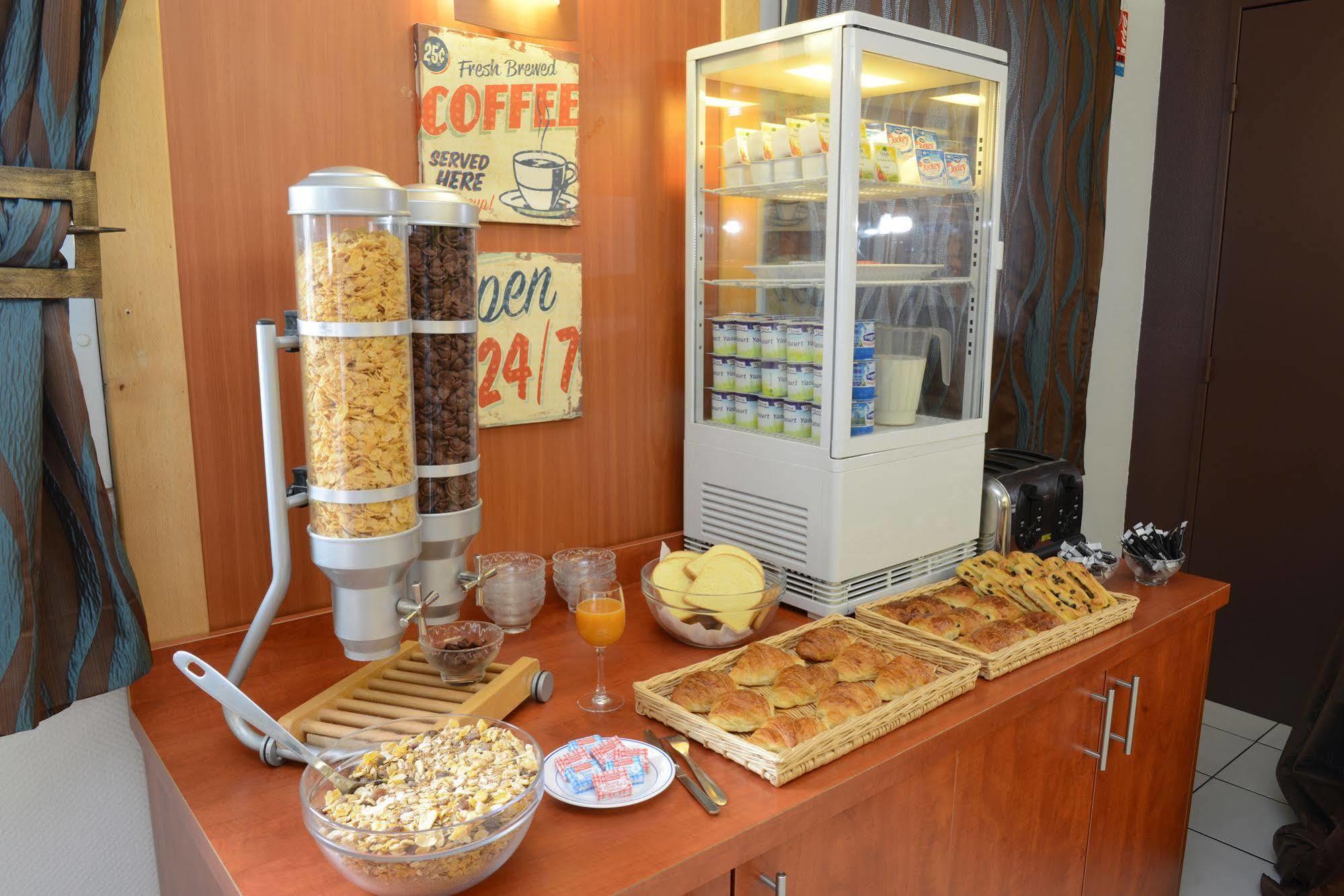 B&B Hotel Strasbourg Aeroport Holtzheim Eksteriør billede